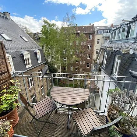 Holiday home Designer Altbauwohnung Mit Balkon *